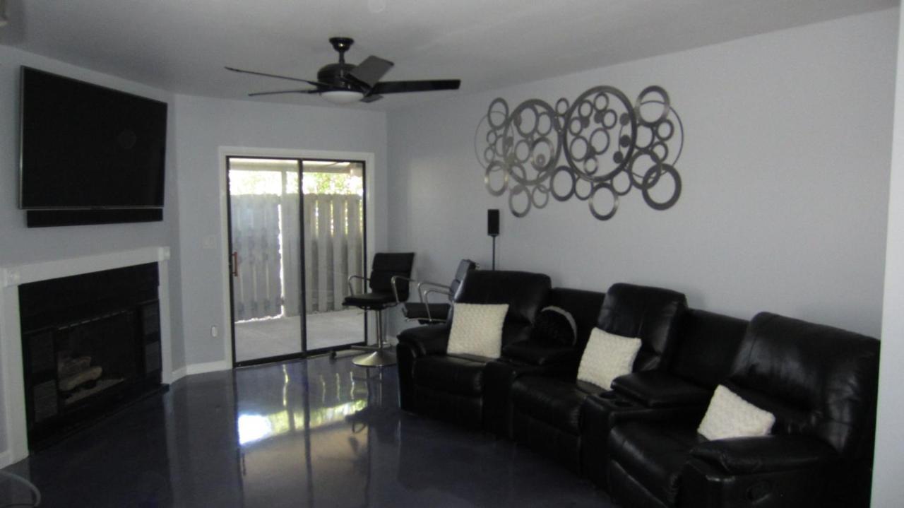Modern/Retro Condo High Point Luaran gambar